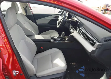 2025 Toyota Camry Xle z USA, uszkodzony, nr VIN 4T1DAACK8SU089745